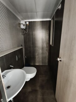 1.5 BHK Apartment For Sale in Lodha Downtown