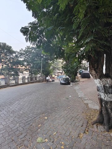 Parking in 2 BHK Apartment at Bandra West – for Rent