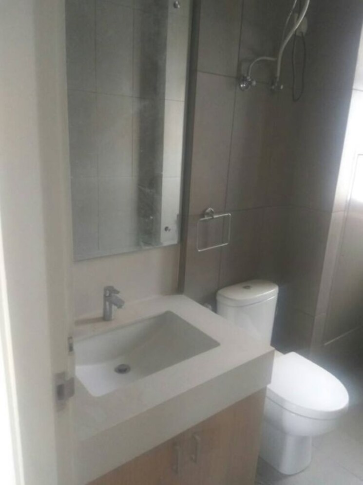 Bathroom, emaar-emerald-floors-premier 3 Bedroom 1600 Sq.Ft. Apartment In Sector 65 Gurgaon 9921029