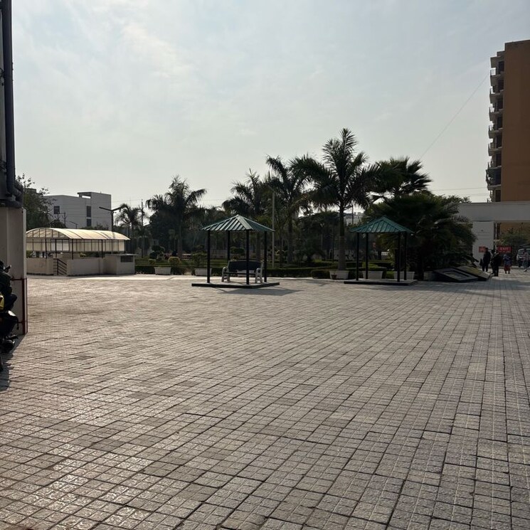  Parking, ratan-galaxy 4 Bedroom 2366 Sq.Ft. Apartment In Lalbagh Lucknow 9921032