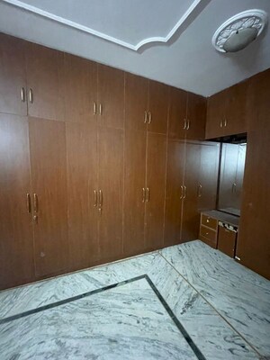 Bedroom in 3 BHK Builder Floor at Sector 34 – for Rent
