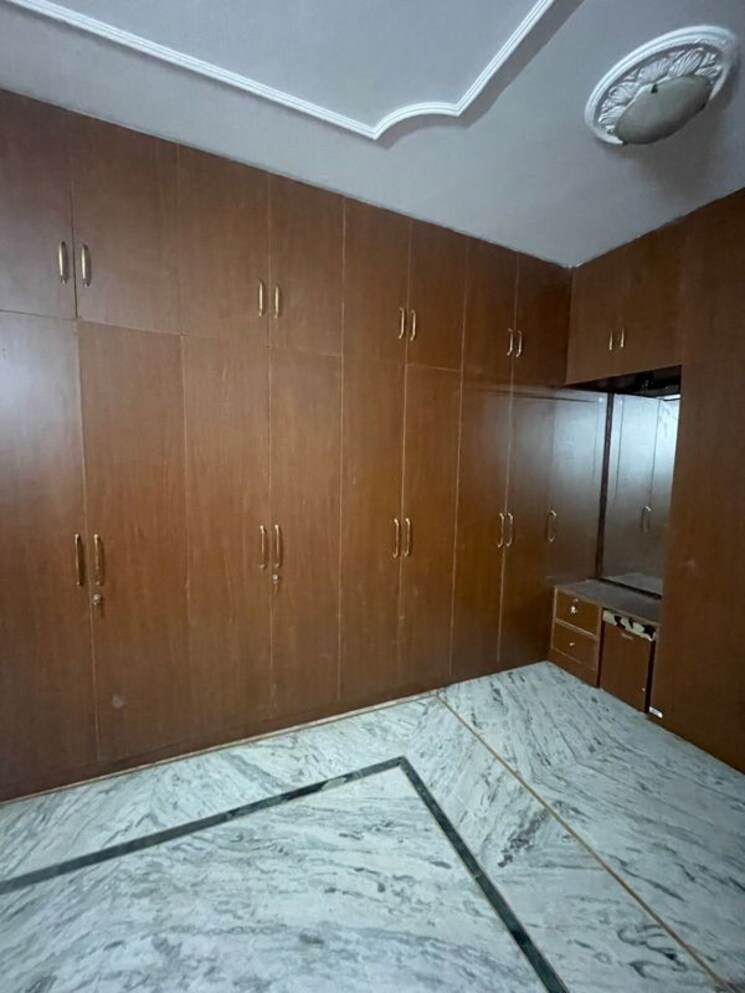 Bedroom, sector 34 3 Bedroom 2500 Sq.Ft. Builder Floor In Sector 34 Chandigarh 9921039