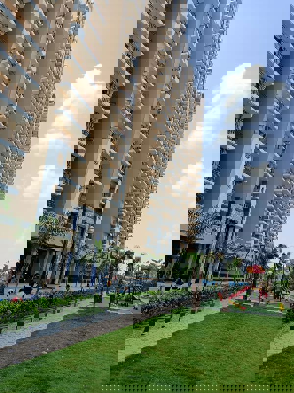 2.5 BHK + Study Room Apartment For Sale in Gulmohur Garden