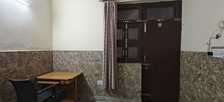 undefined, pandav nagar 1 Bedroom 450 Sq.Ft. Builder Floor In Pandav Nagar Delhi 9921057