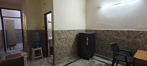 Room in 1 BHK Builder Floor at Pandav Nagar – for Rent