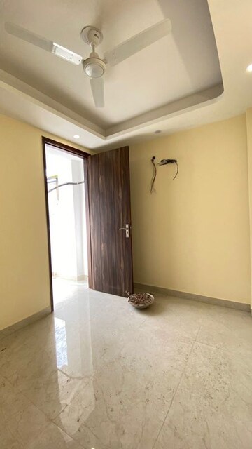 Room in 2 BHK Builder Floor at Saket – for Rent