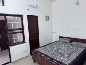 Bedroom in 3 BHK Builder Floor at Sector 38 – for Rent