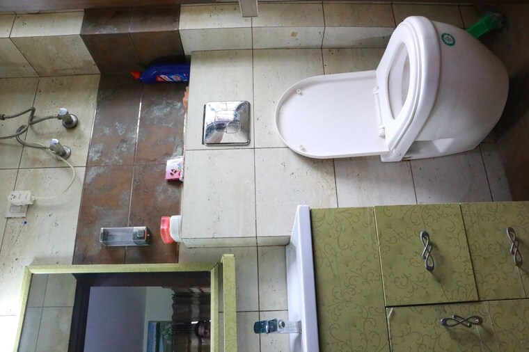 Bathroom, rwa-residential-society-sector-46 6 Bedroom 6000 Sq.Ft. Independent House In Sector 46 Gurgaon 9921083