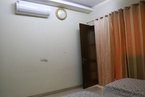 Room in 6 BHK Independent House at RWA Residential Society Sector 46, Sector 46 – for Sale