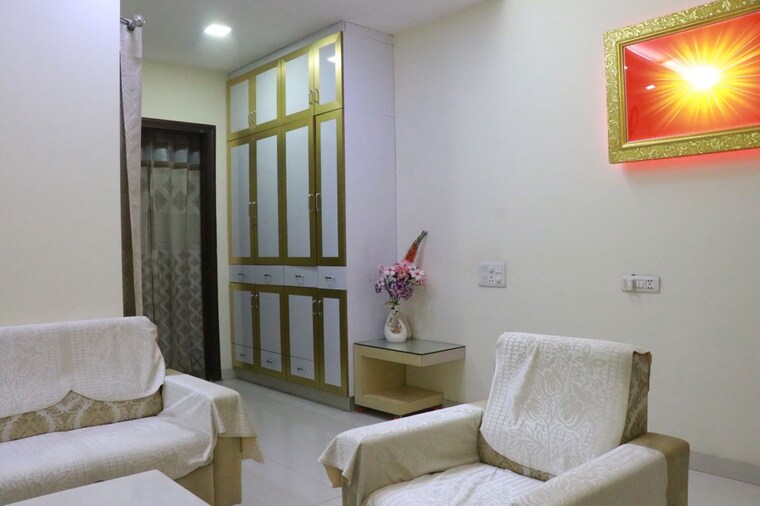 Living Room, rwa-residential-society-sector-46 6 Bedroom 6000 Sq.Ft. Independent House In Sector 46 Gurgaon 9921083