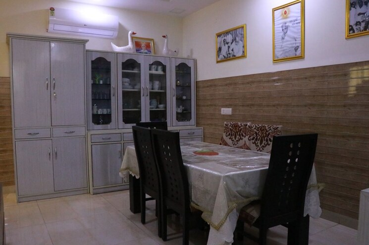 Living Room, rwa-residential-society-sector-46 6 Bedroom 6000 Sq.Ft. Independent House In Sector 46 Gurgaon 9921083