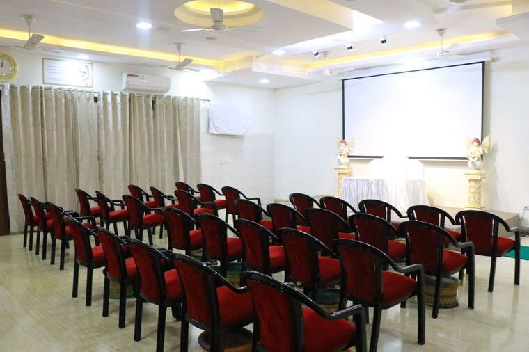 Master Bedroom, rwa-residential-society-sector-46 6 Bedroom 6000 Sq.Ft. Independent House In Sector 46 Gurgaon 9921083