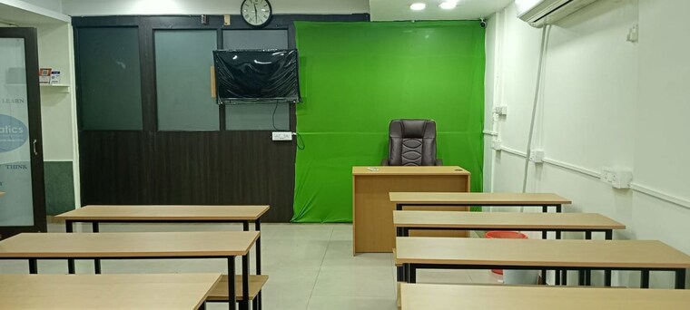 Team Area, elgin road Commercial Office Space 900 Sq.Ft. In Elgin Road Kolkata 9921004