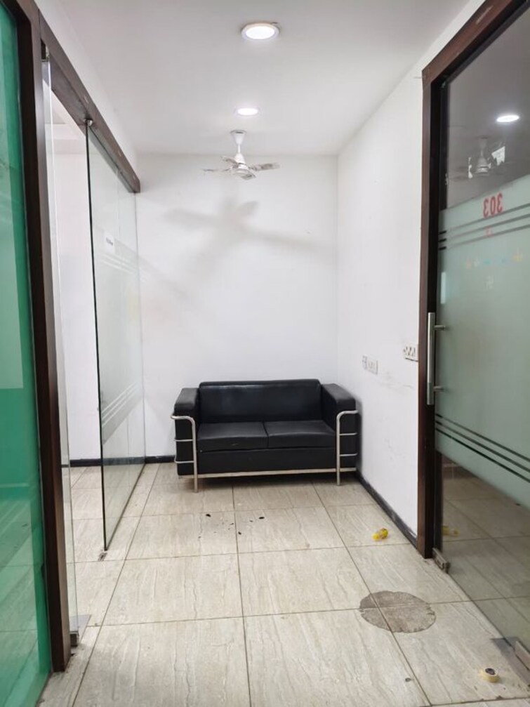 Kitchen, sector 63 Commercial Office Space 1200 Sq.Ft. In Sector 63 Noida 9921047