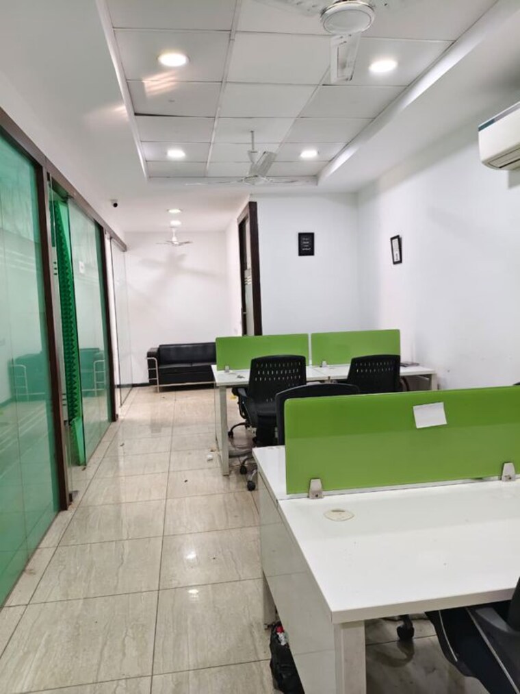 Team Area, sector 63 Commercial Office Space 1200 Sq.Ft. In Sector 63 Noida 9921047