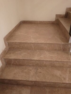 Staircase in 4 BHK Builder Floor at Sector 33 – for Rent