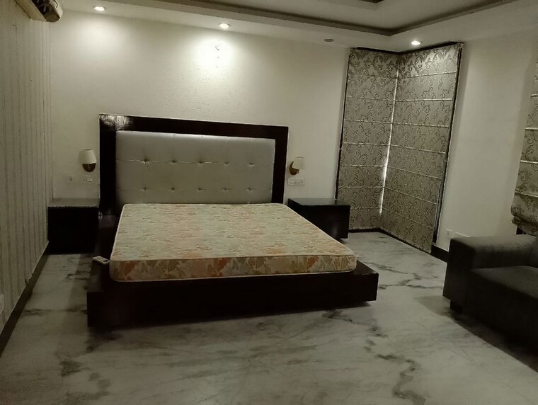Bedroom, sector 33 4 Bedroom 2500 Sq.Ft. Builder Floor In Sector 33 Chandigarh 9921094