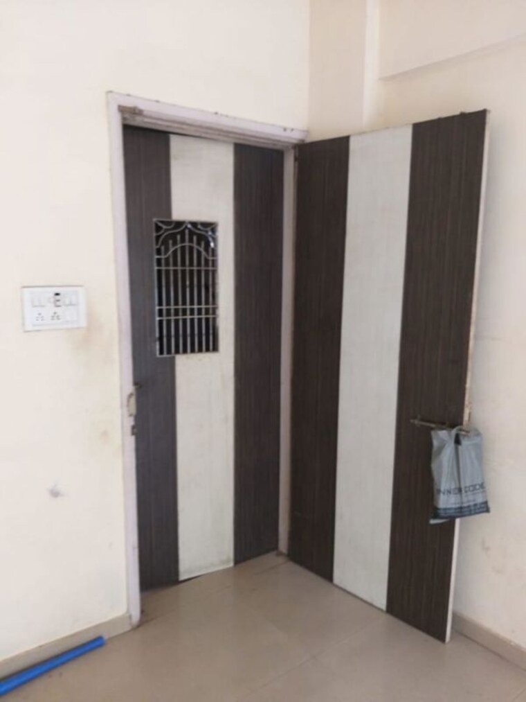 Room, satyam-chs-kharghar-sector-10 1 Bedroom 400 Sq.Ft. Apartment In Kharghar Sector 10 Navi Mumbai 9921117