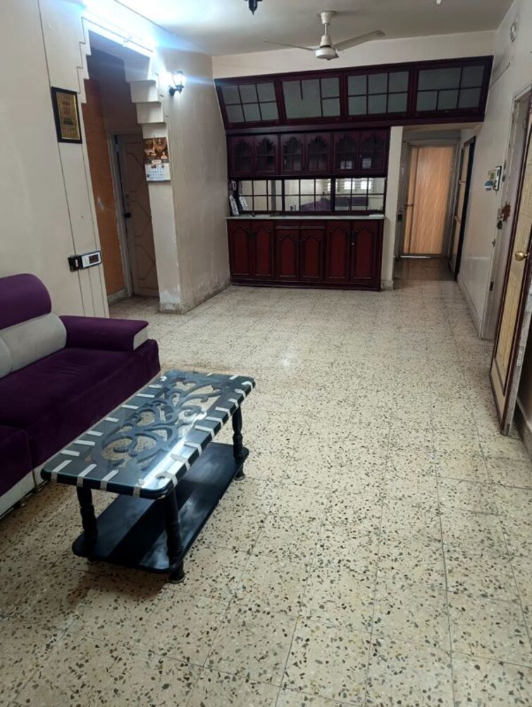  Parking, satellite 2 Bedroom 130 Sq.Yd. Apartment In Satellite Ahmedabad 9921066