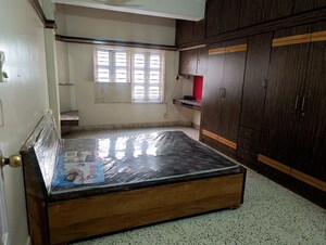 Bedroom in 2 BHK Apartment at Satellite – for Rent