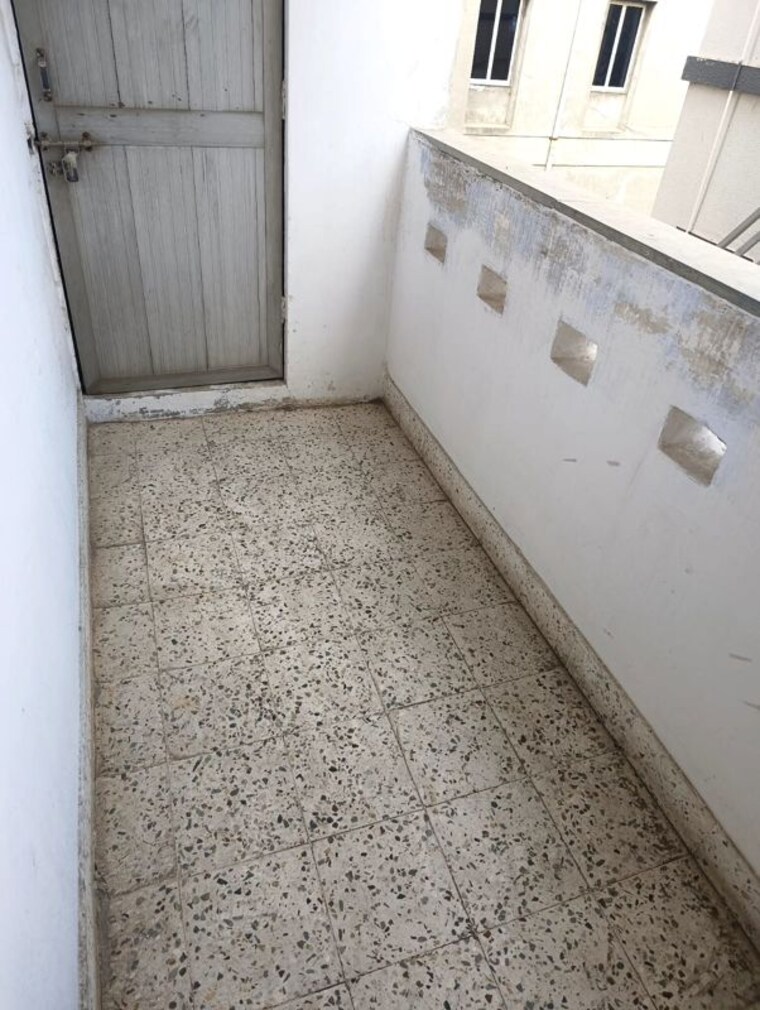 Balcony, satellite 2 Bedroom 130 Sq.Yd. Apartment In Satellite Ahmedabad 9921066