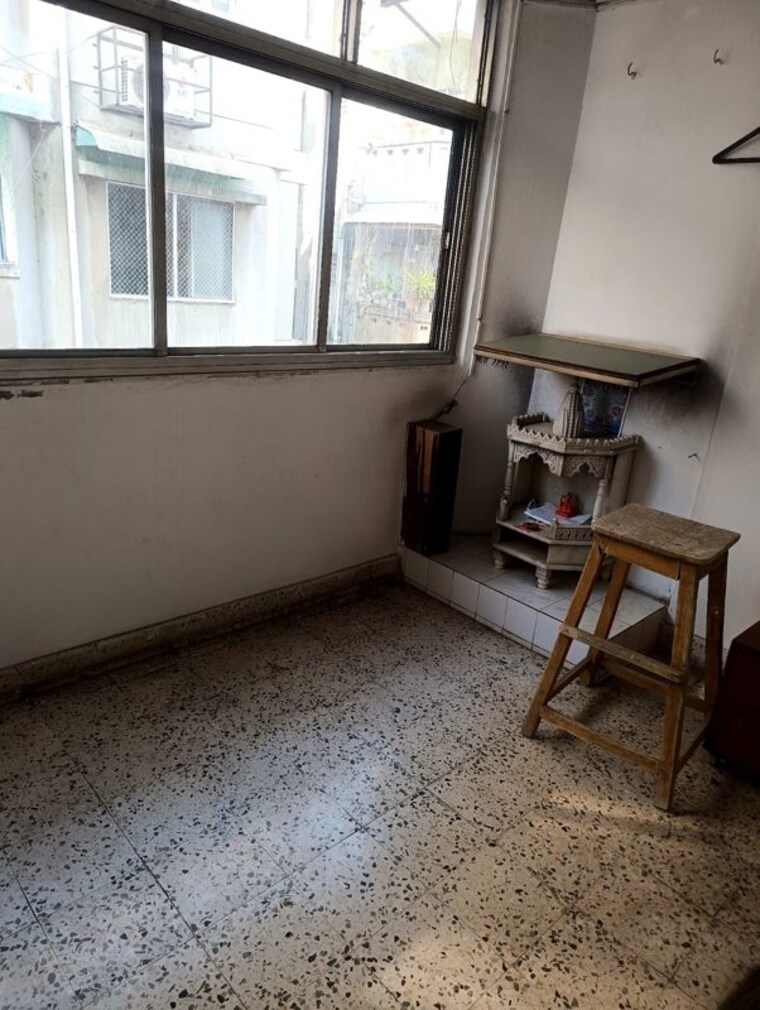 Balcony, satellite 2 Bedroom 130 Sq.Yd. Apartment In Satellite Ahmedabad 9921066