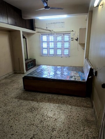 Bedroom in 2 BHK Apartment at Satellite – for Rent