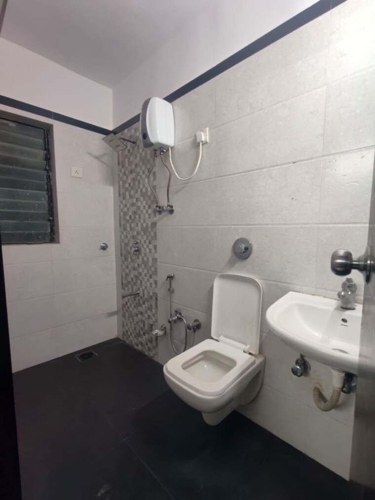 Bathroom, malad west 2 Bedroom 650 Sq.Ft. Apartment In Malad West Mumbai 9921164
