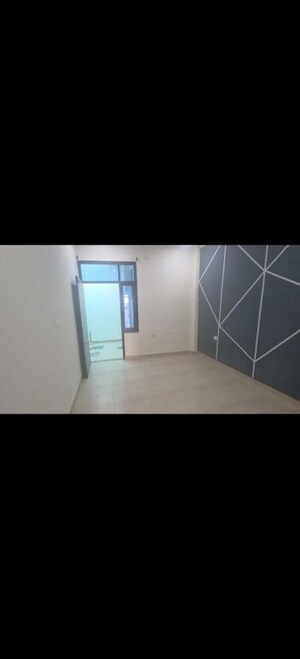 Room in 3 BHK Independent House at Gomti Nagar – for Rent