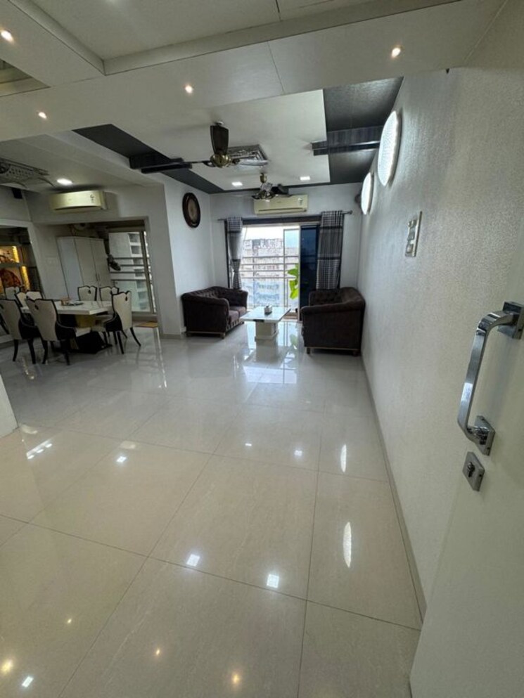 Team Area, regency-heights 3 Bedroom 1530 Sq.Ft. Apartment In Ghodbunder Road Thane 9921175