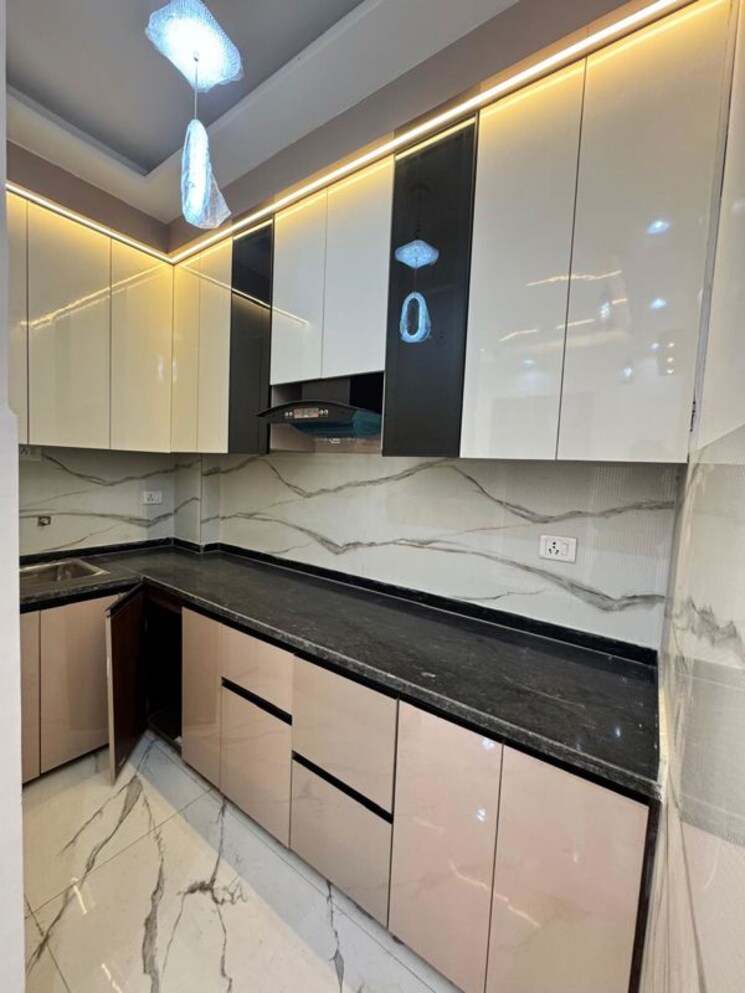 Kitchen, uttam nagar 2 Bedroom 60 Sq.Yd. Builder Floor In Uttam Nagar Delhi 9921198