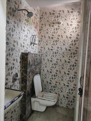 Bathroom in 2.5 BHK Builder Floor at Mayur Vihar – for Rent