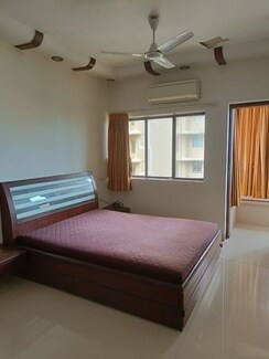 2 BHK Apartment For Rent in Sarita Apartment Bandra