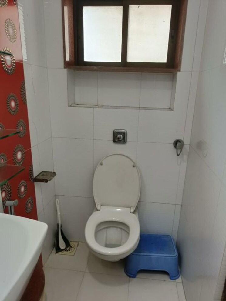 Bathroom, sarita-apartment-bandra 2 Bedroom 800 Sq.Ft. Apartment In Bandra West Mumbai 9921201