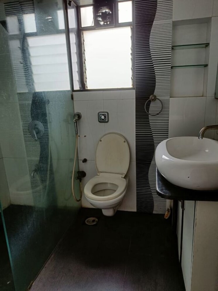 Bathroom, sarita-apartment-bandra 2 Bedroom 800 Sq.Ft. Apartment In Bandra West Mumbai 9921201