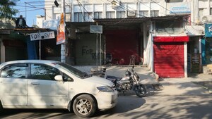 Parking in  Showroom at Hazratganj – for Rent