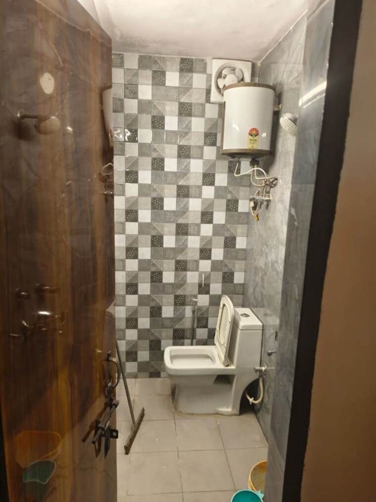 Bathroom, malviya nagar 2 Bedroom 1200 Sq.Ft. Builder Floor In Malviya Nagar Delhi 9921228