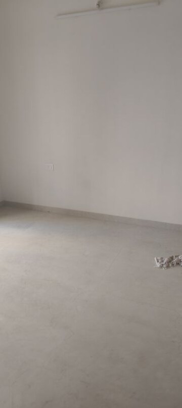 Room in 2 BHK Apartment at Dosti West County Phase 4 Dosti Pine, Balkum Pada – for Rent