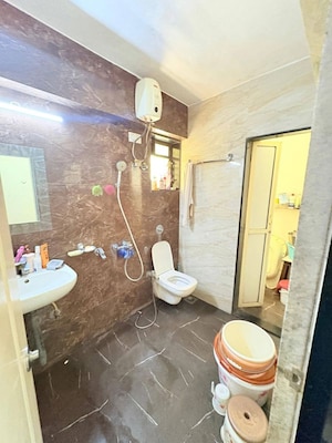 Bathroom in 3 BHK Apartment at Thane West – for Rent