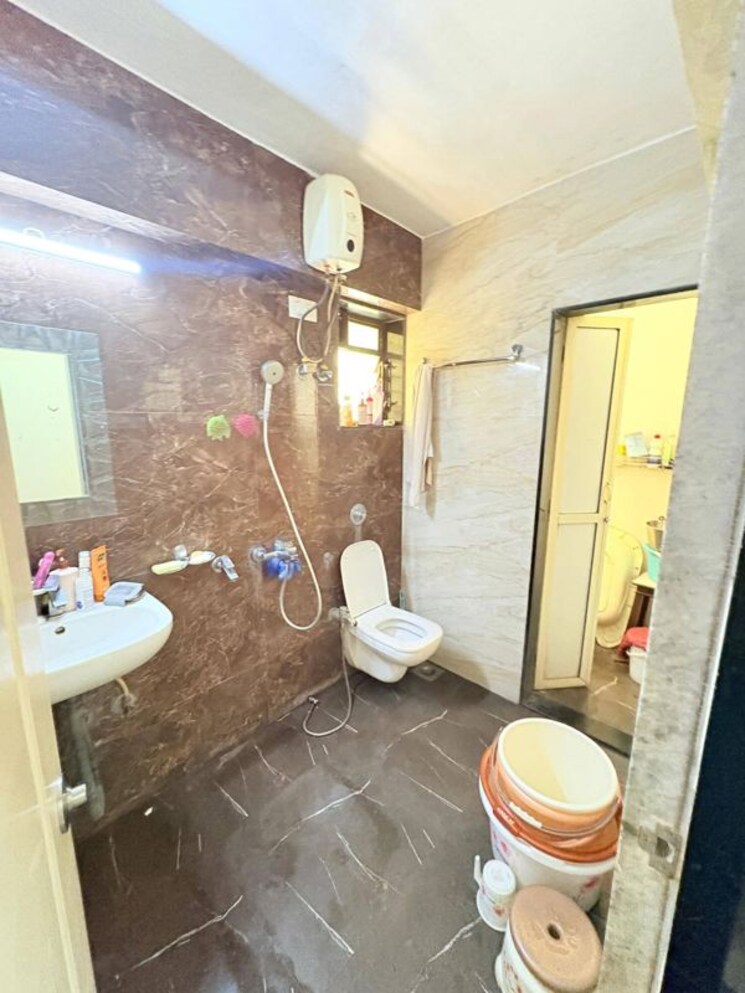 Bathroom, thane west 3 Bedroom 1350 Sq.Ft. Apartment In Thane West Thane 9921242