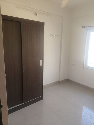 Room in 2 BHK Apartment at Krishna Residency Kadubeesanahalli, Kadubeesanahalli – for Rent
