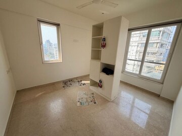 Bedroom in 2 BHK Apartment at Khar West – for Rent