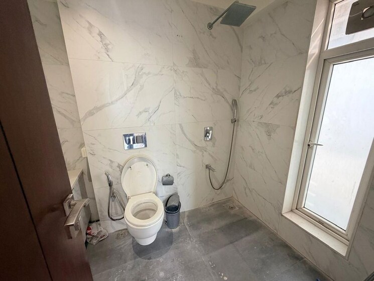 Bathroom, khar west 2 Bedroom 700 Sq.Ft. Apartment In Khar West Mumbai 9921258