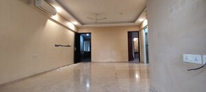 Room in 4 BHK Apartment at Kolte Patil K52, Khar West – for Rent