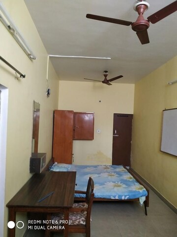 Bedroom in 1 BHK Independent House at Gomti Nagar – for Rent