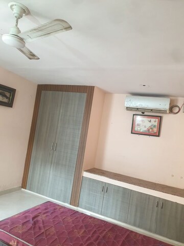 Furnished Amenities in 1 RK Independent House at Sector 16 – for Rent