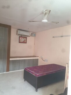 1 Rk+ Pooja Room Independent House For Rent in Sector 16