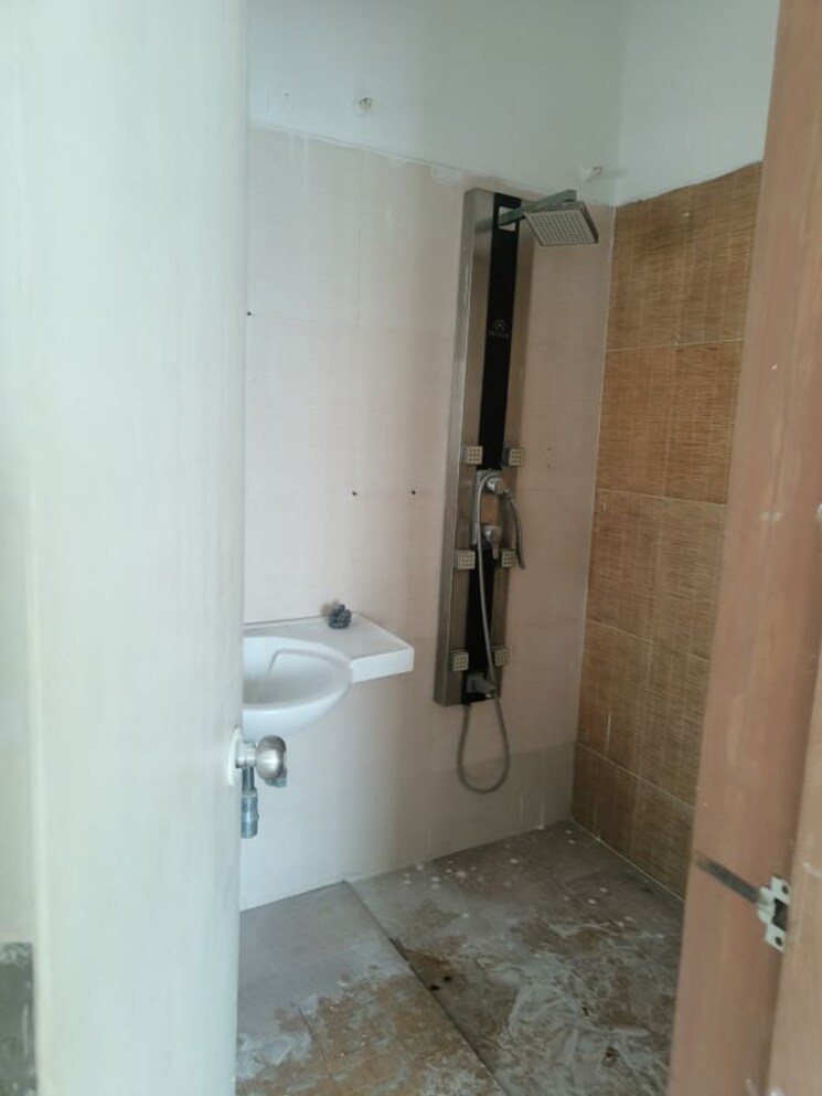 Bathroom, manav-silver-skyscapes 2 Bedroom 1037 Sq.Ft. Apartment In Wakad Pune 9921299