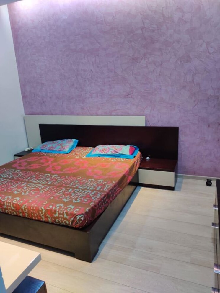 Master Bedroom, chittaranjan park 2.5 Bedroom 1700 Sq.Ft. Builder Floor In Chittaranjan Park Delhi 9891920