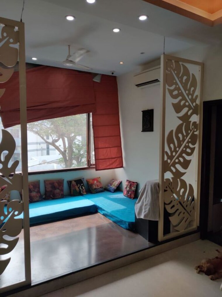 Living Room, chittaranjan park 2.5 Bedroom 1700 Sq.Ft. Builder Floor In Chittaranjan Park Delhi 9891920